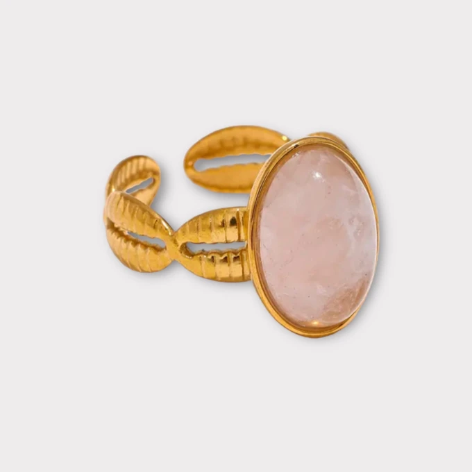 Pierścionek pozłacany z różowym kamieniem