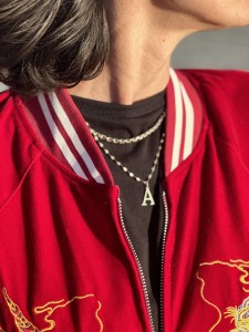 Złota zawieszka literka A ze złota 585 – minimalistyczna zawieszka inicjał, personalizowana biżuteria damska Sogold.