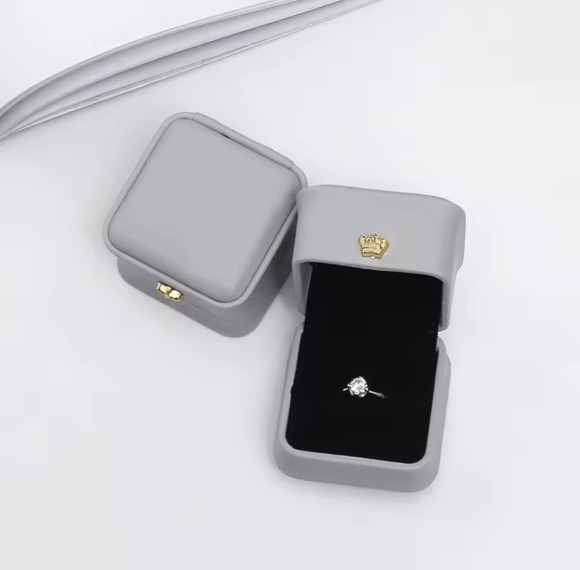 Pudełko na pierścionek w stylu Vintage - szare