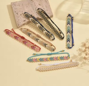 Bransoletka Boho z koralików - różowa