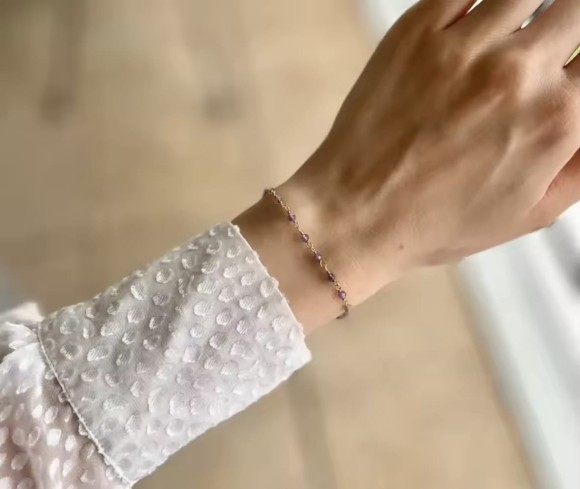 Bransoletka z kolorowymi kamieniami - fioletowa