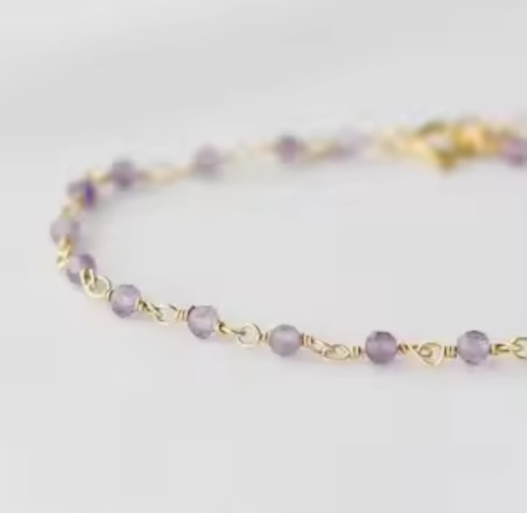 Bransoletka z kolorowymi kamieniami - fioletowa