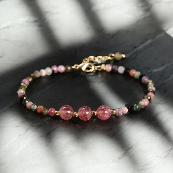 Bransoletka z kolorowymi naturalnymi kamieniami