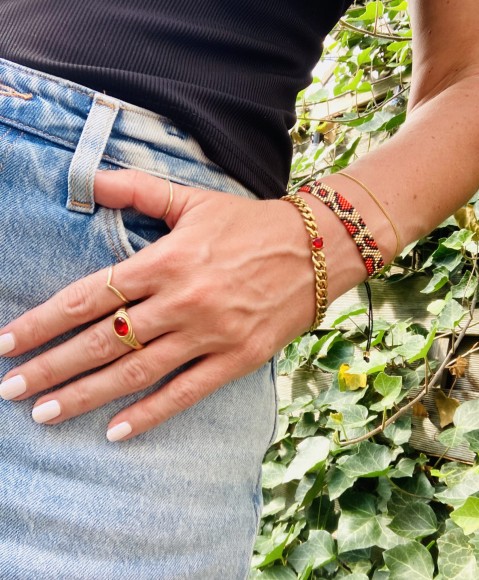 Złoty pierścionek - delikatny w kształcie V