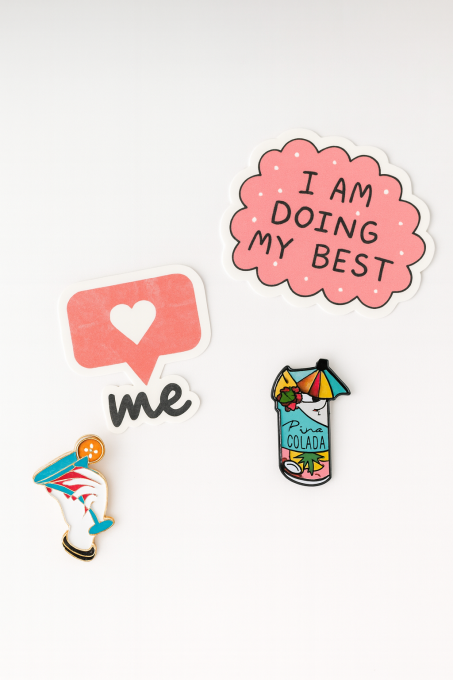 Broszka - pin z emalią Drink