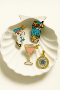 Broszka - pin z emalią Drink