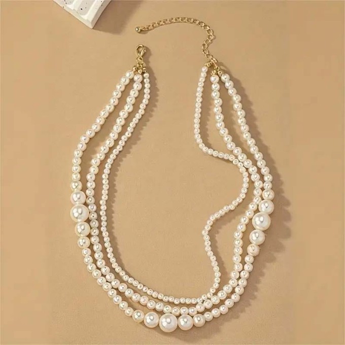 Naszyjnik perły 3 linie 2.jpg