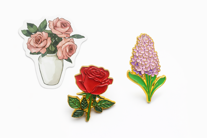 Broszka - Pin w kształcie fioletowego kwiata sogold