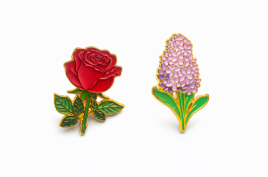 Broszka - Pin w kształcie fioletowego kwiata sogold