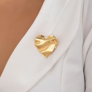 Broszka Serce - z efektem gniecenia sogold