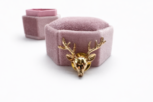 Broszka - pin pozłacana - Jeleń sogold