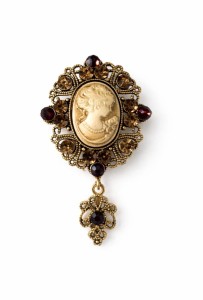 Broszka w stylu Vintage - Kamea sogold
