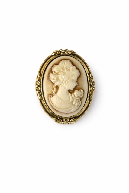 Broszka w stylu Vintage - Kamea sogold