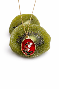 Naszyjnik srebrny pozłacany z ozdobnym emaliowanym kwiatem - konwalia sogold