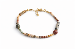 Bransoletka damska z naturalnych kamieni w odcieniach beżu i brązu z pozłacanymi elementami, biżuteria handmade Sogold.