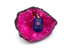 Zawieszka z naturalnym kamieniem – lapis lazuri